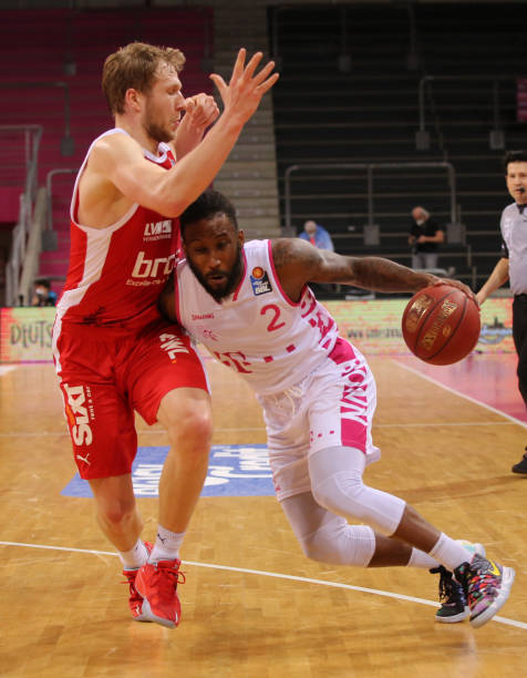 市场上的影 市场上的影